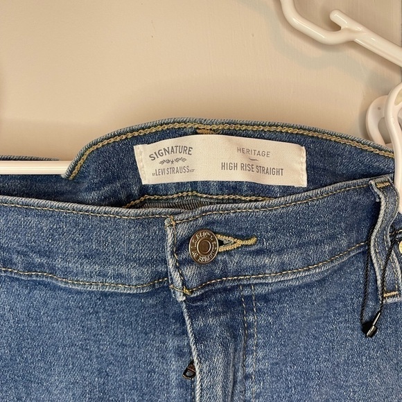 NWOT Womens high rise straight heritage Levi Strauss jeans - Picture 2 of 6